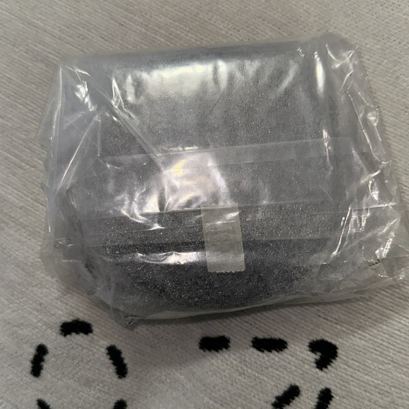 Coach X peanuts Round coin case with Snoopy Let it Snow motif New 🔥 - Picture 7 of 7